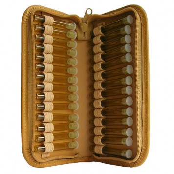 Lederetui bestückt mit 28 Leergl.,natur